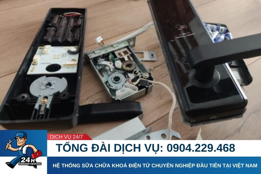 Khoá điện tử nhanh hết pin - Vì sao?